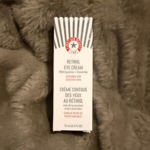 FIRST AID BEAUTY RETINOL EYE CREAM NIB